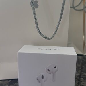 Apple AirPods Pro Earbuds in White